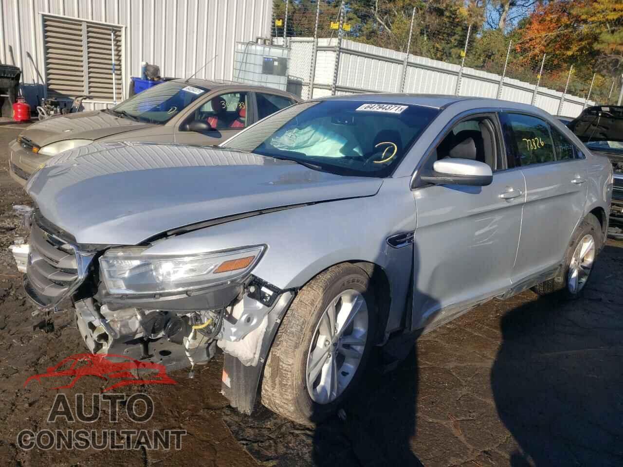 FORD TAURUS 2018 - 1FAHP2E82JG125413