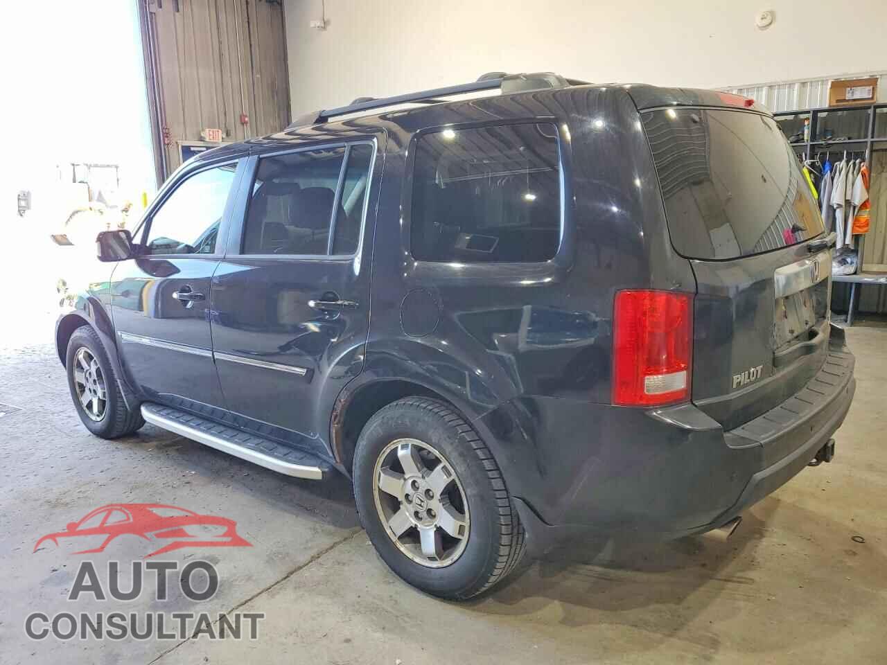 HONDA PILOT 2011 - 5FNYF4H98BB028192