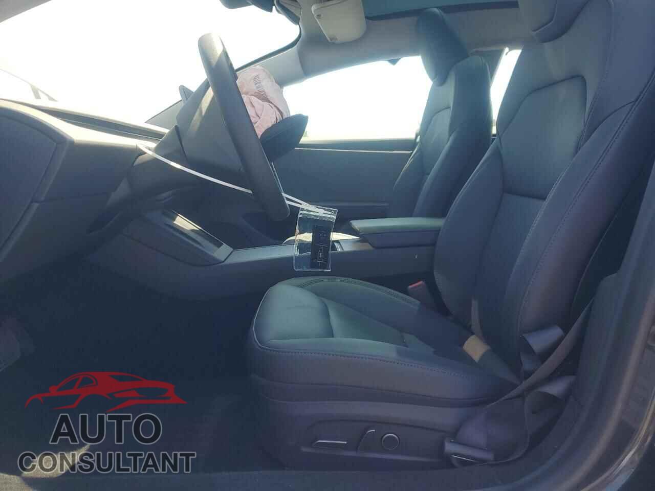 TESLA MODEL 3 2025 - 5YJ3E1EA2SF939368