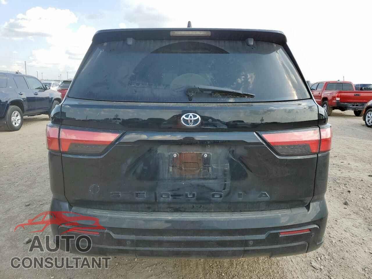 TOYOTA SEQUOIA 2023 - 7SVAAABA9PX006061