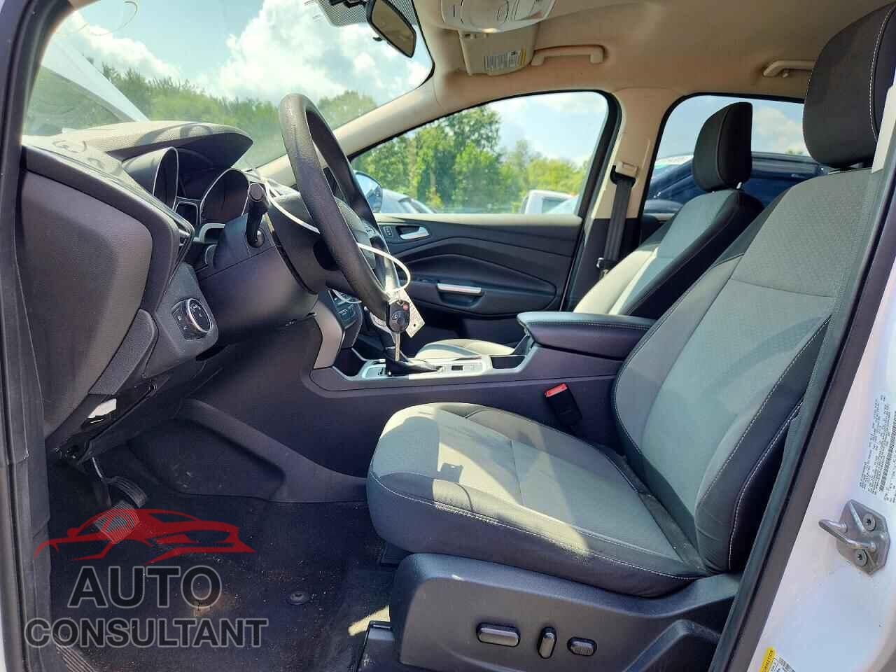 FORD ESCAPE 2018 - 1FMCU9GD7JUD06312