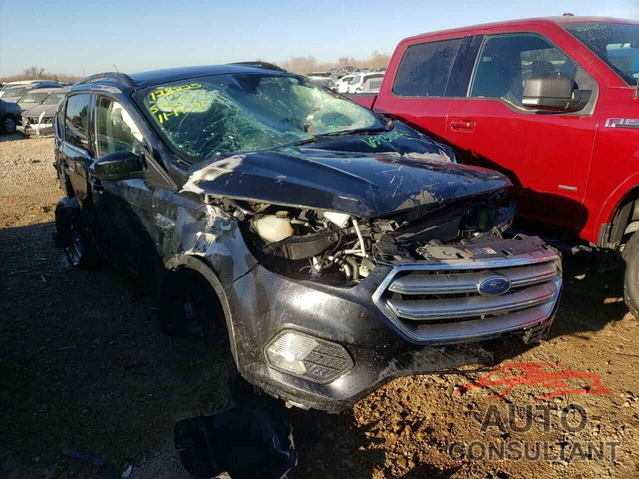 FORD ESCAPE 2017 - 1FMCU0GD9HUC33627