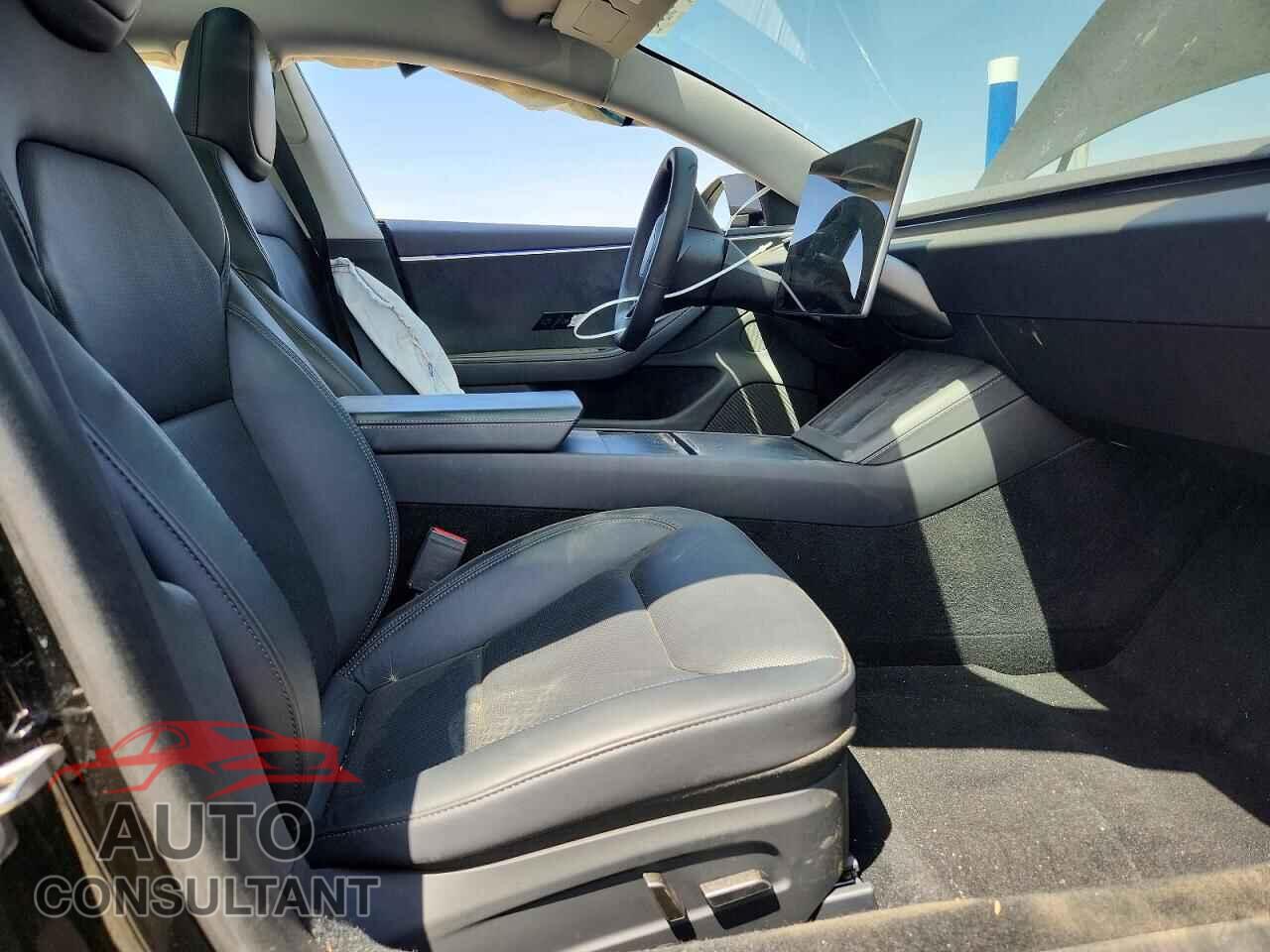 TESLA MODEL 3 2024 - 5YJ3E1EB3RF718784