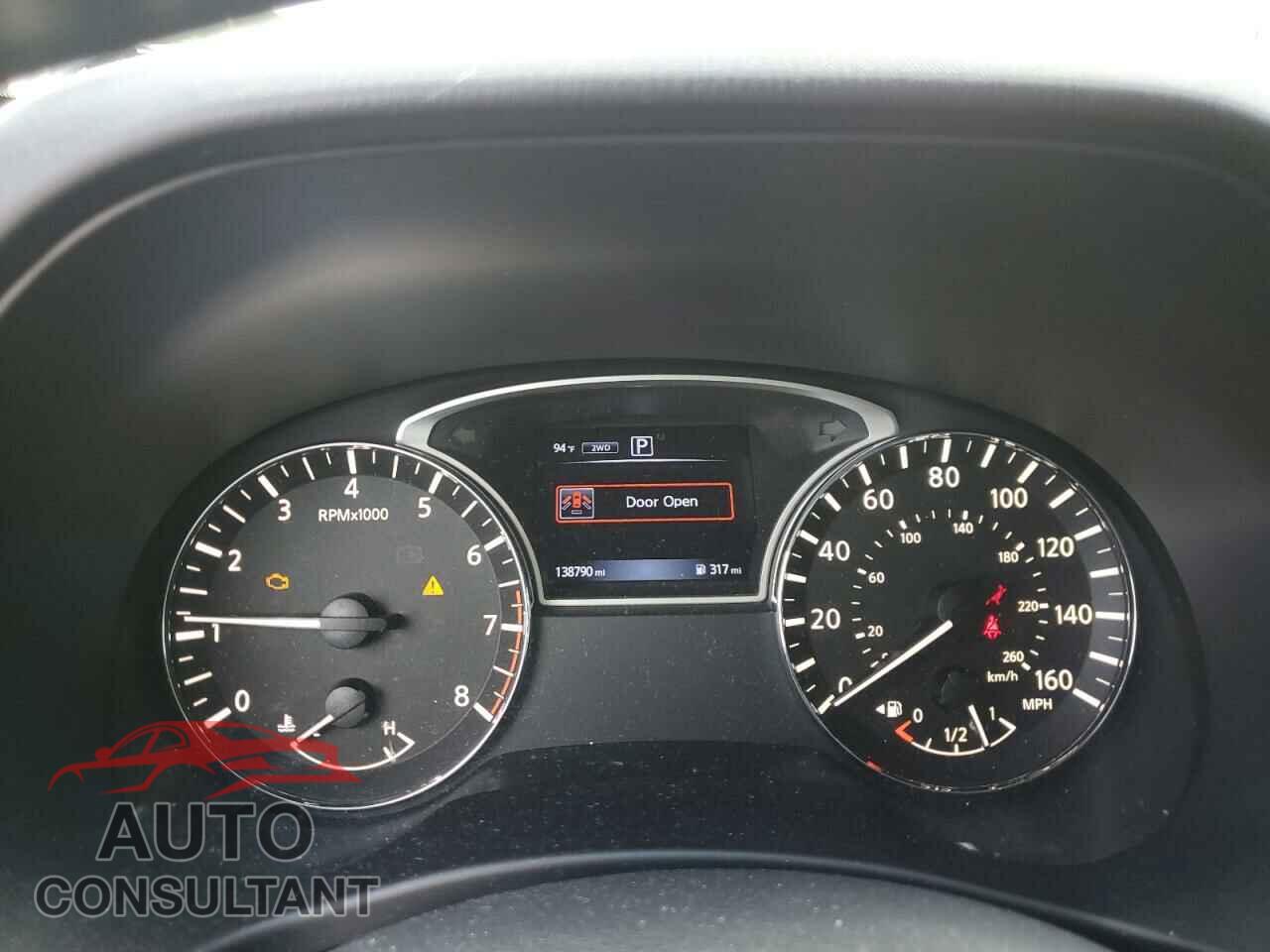 NISSAN PATHFINDER 2017 - 5N1DR2MM6HC659660
