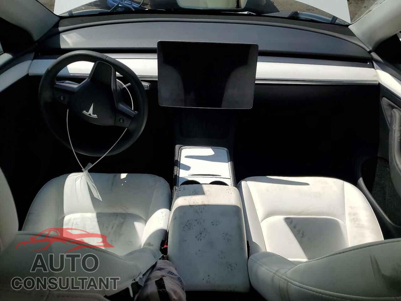 TESLA MODEL Y 2024 - 7SAYGDEE7RF213541
