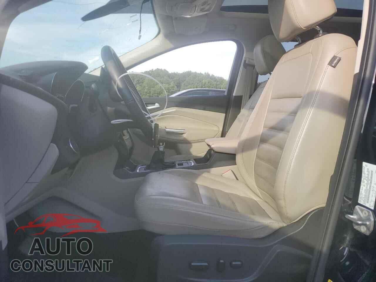 FORD ESCAPE 2017 - 1FMCU9JD9HUC57598