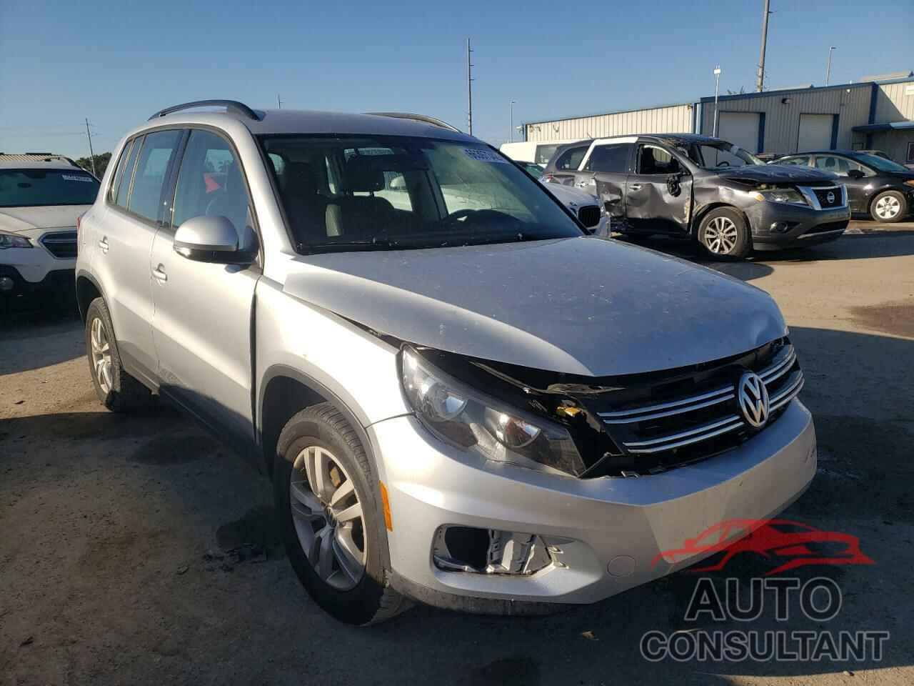 VOLKSWAGEN TIGUAN 2016 - WVGAV7AX1GW605108