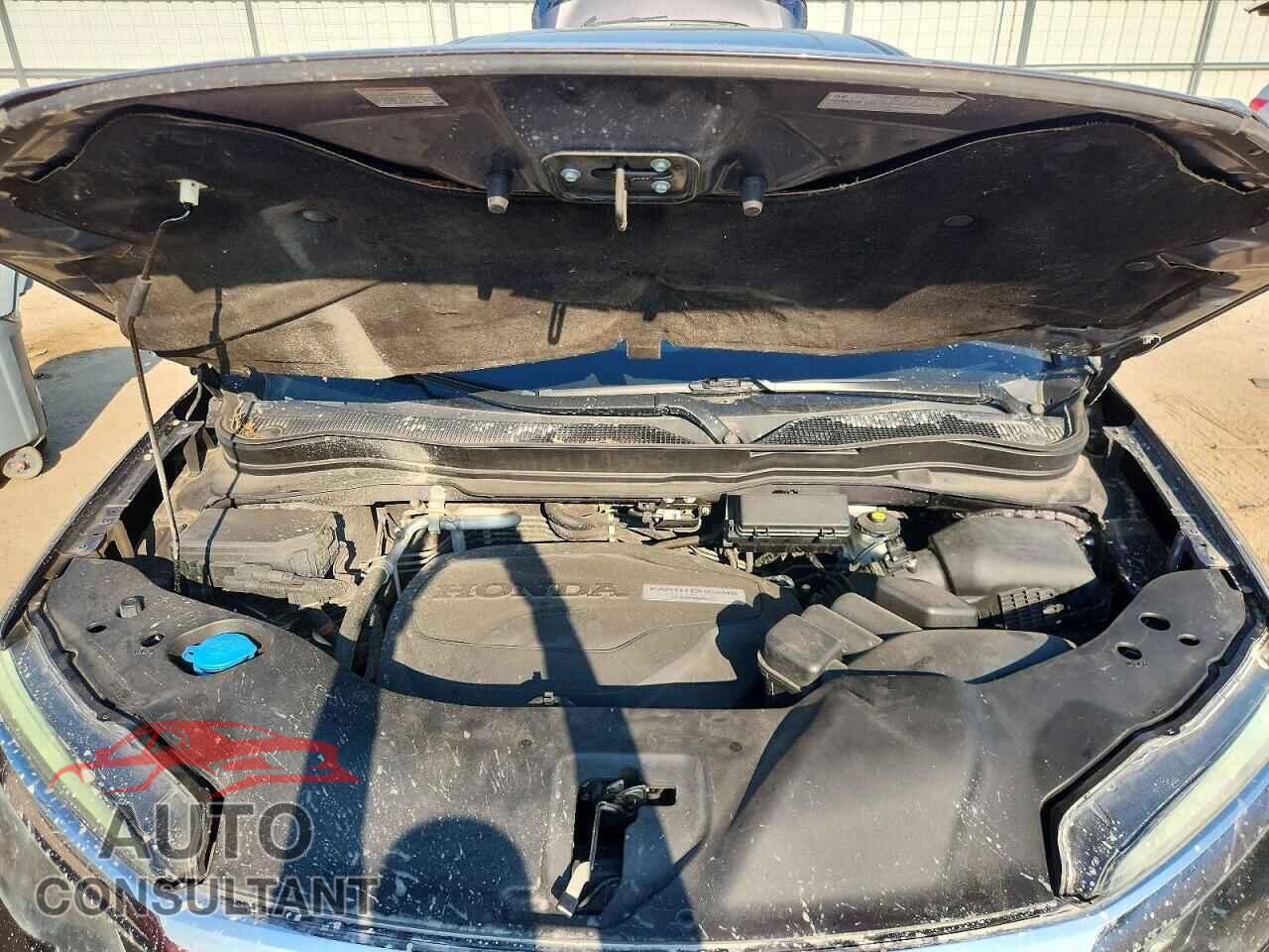 HONDA PILOT 2018 - 5FNYF6H69JB022045