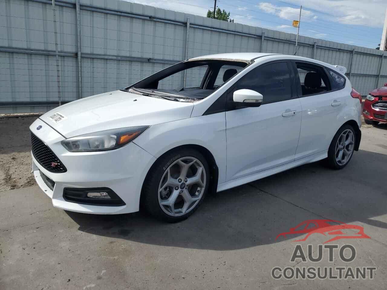 FORD FOCUS 2017 - 1FADP3L92HL317125