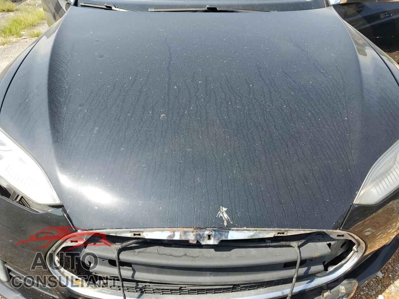 TESLA MODEL S 2015 - 5YJSA1E26FF115153