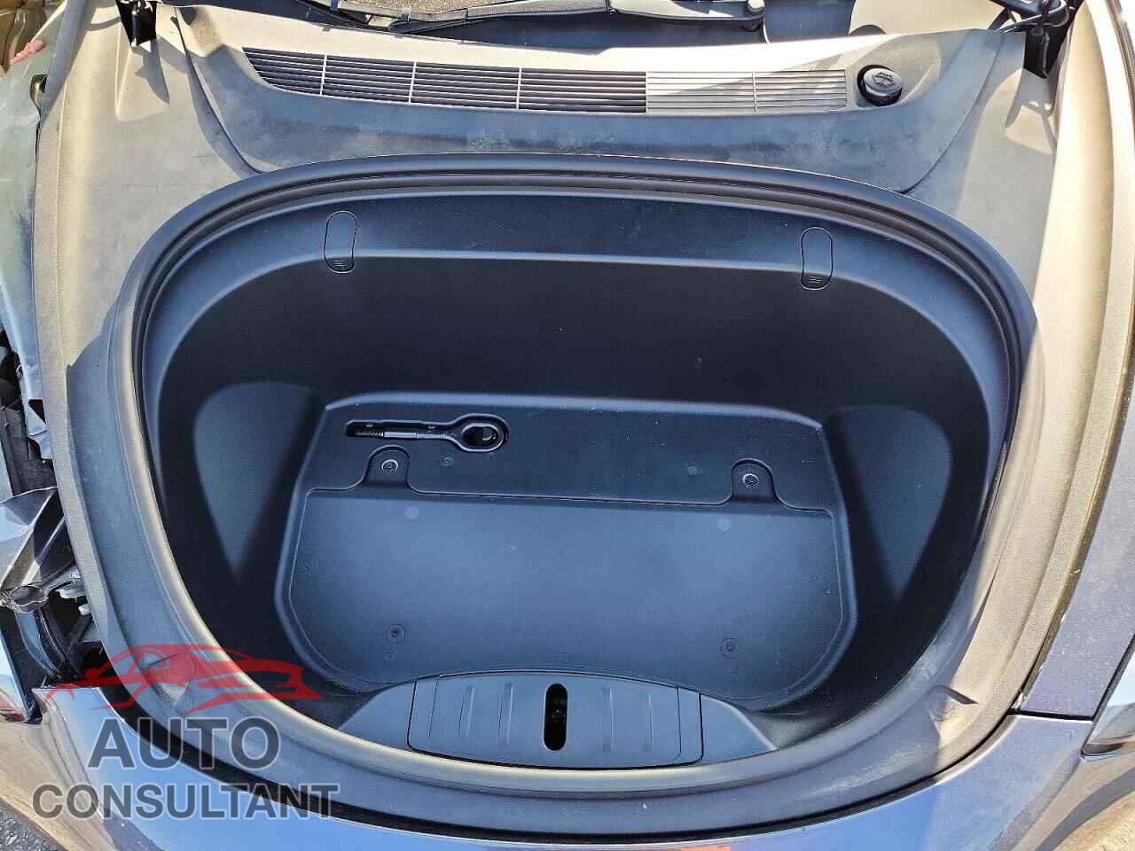 TESLA MODEL 3 2019 - 5YJ3E1EA6KF401966