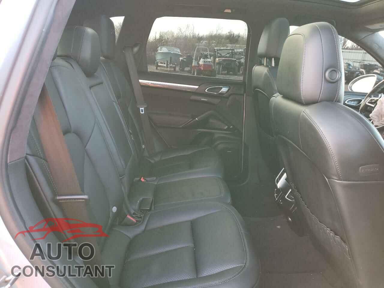 PORSCHE CAYENNE 2016 - WP1AD2A22GLA75200