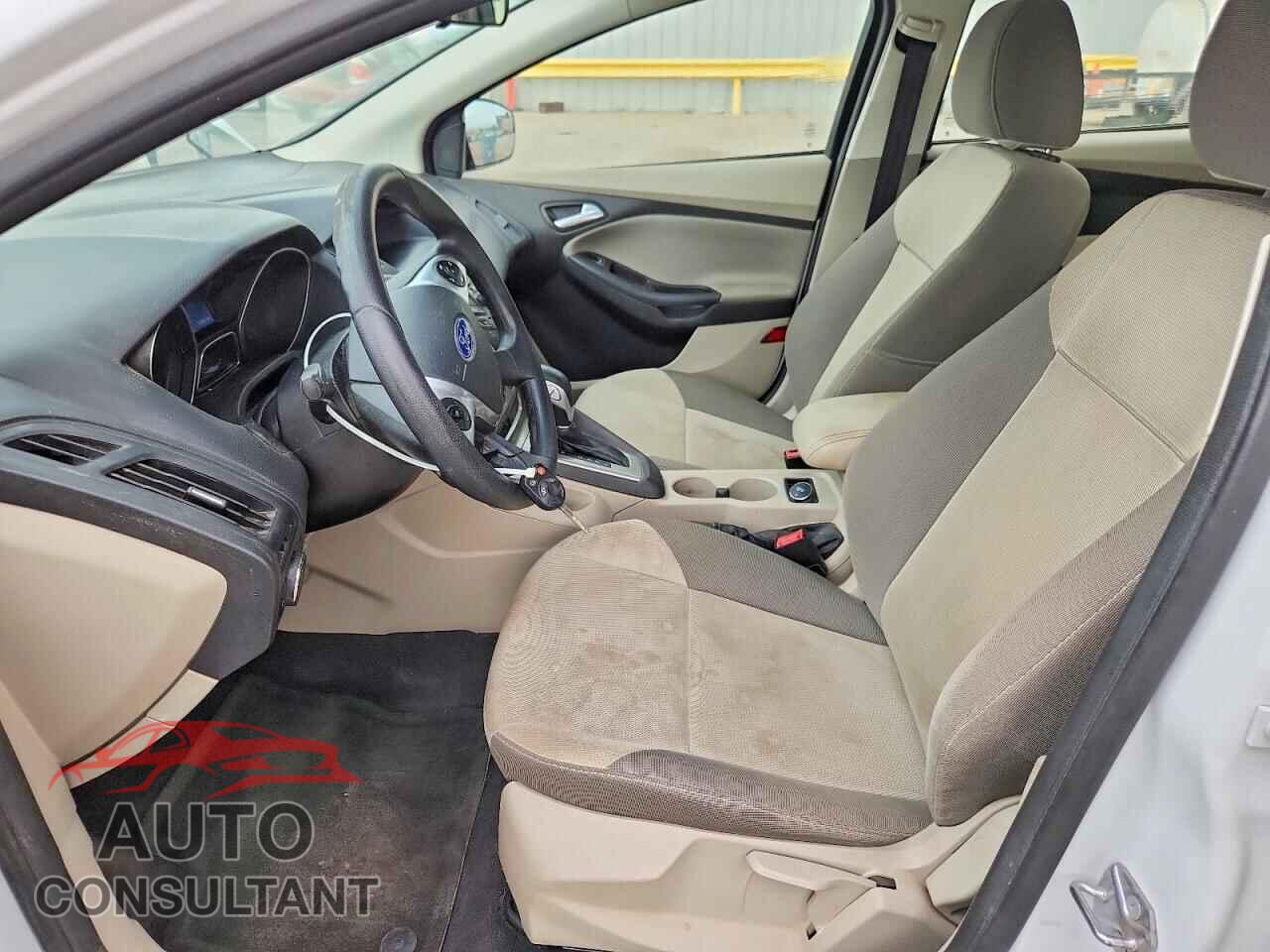 FORD FOCUS 2014 - 1FADP3K2XEL461005