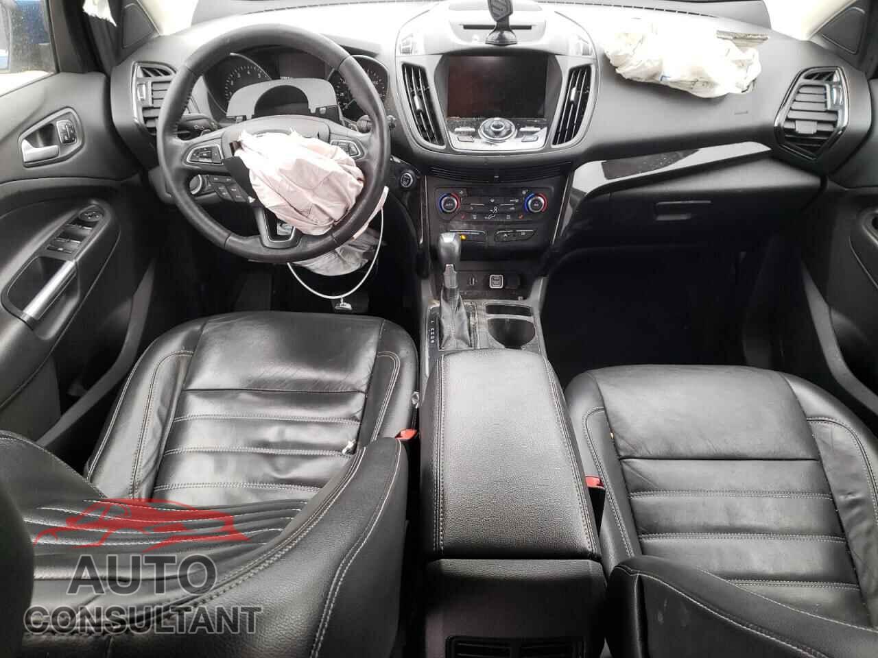 FORD ESCAPE 2017 - 1FMCU9JD3HUC46113