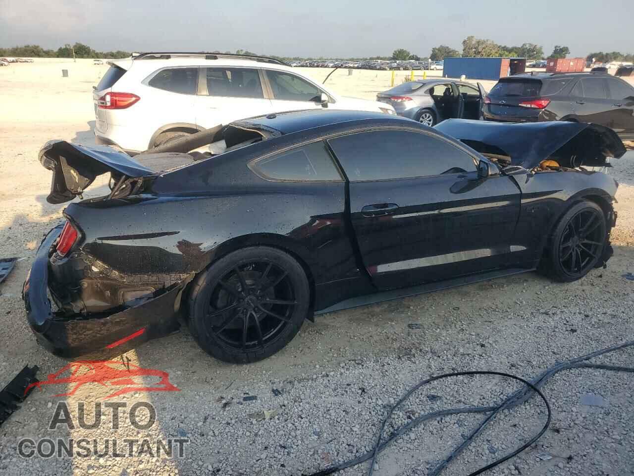 FORD MUSTANG 2019 - 1FA6P8CF8K5137977