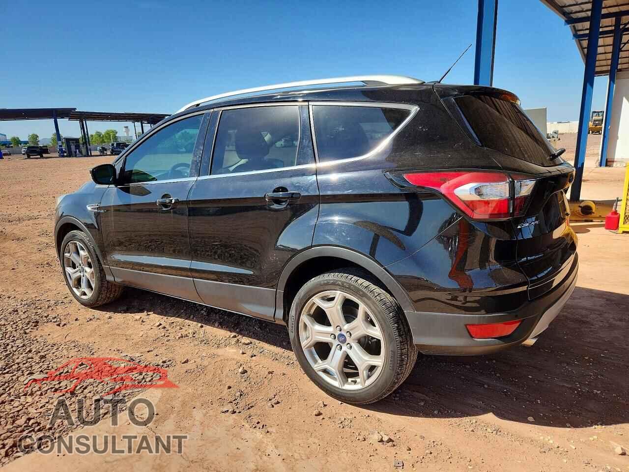 FORD ESCAPE 2017 - 1FMCU0J96HUC02162