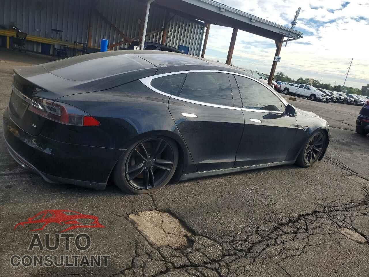 TESLA MODEL S 2013 - 5YJSA1CN9DFP16180
