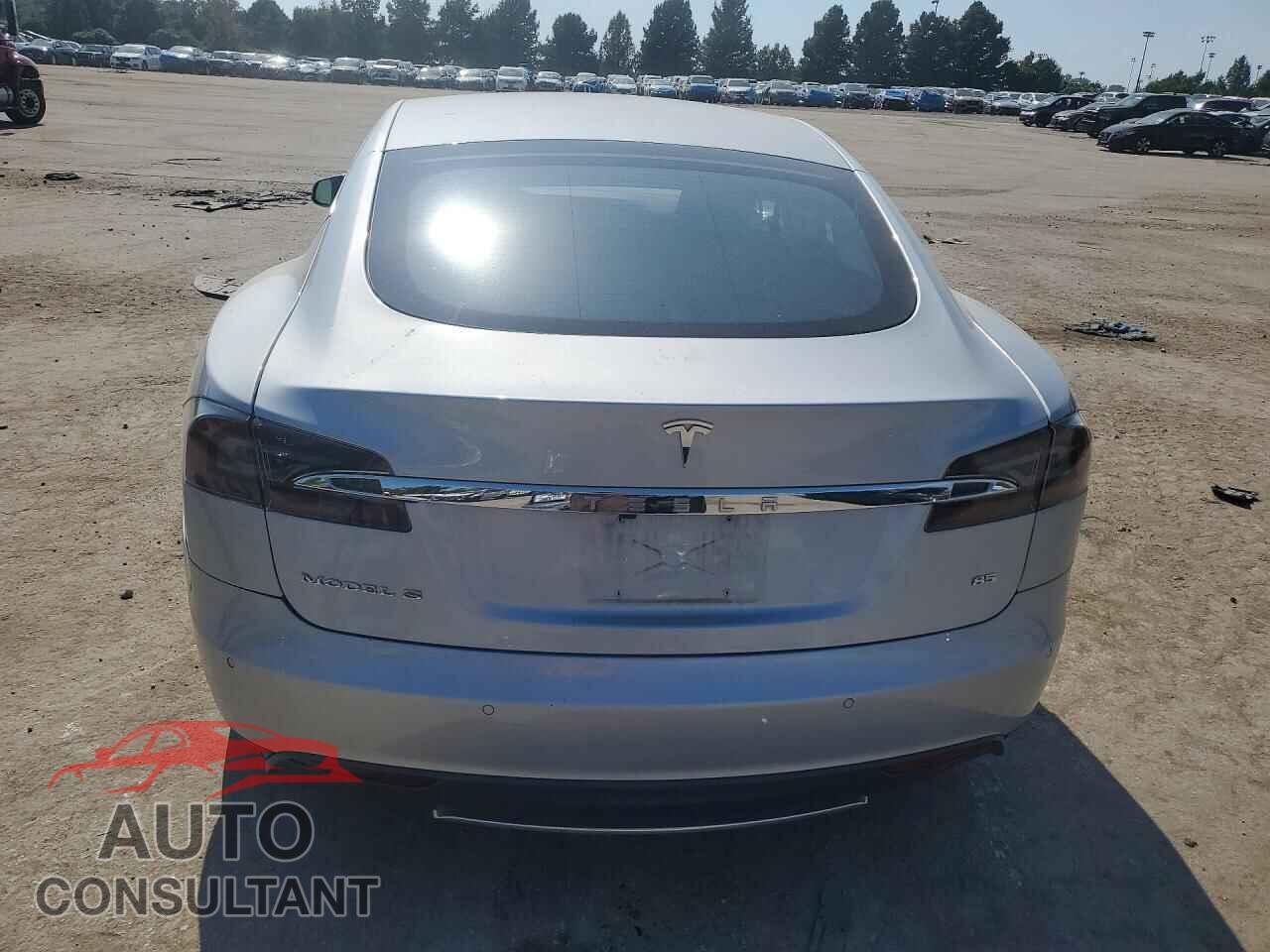 TESLA MODEL S 2014 - 5YJSA1H13EFP53152