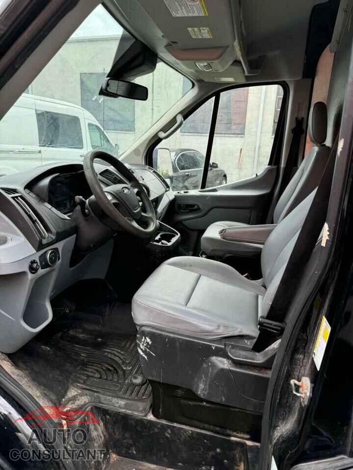 FORD TRANSIT 2018 - 1FTYR2CM8JKA17136