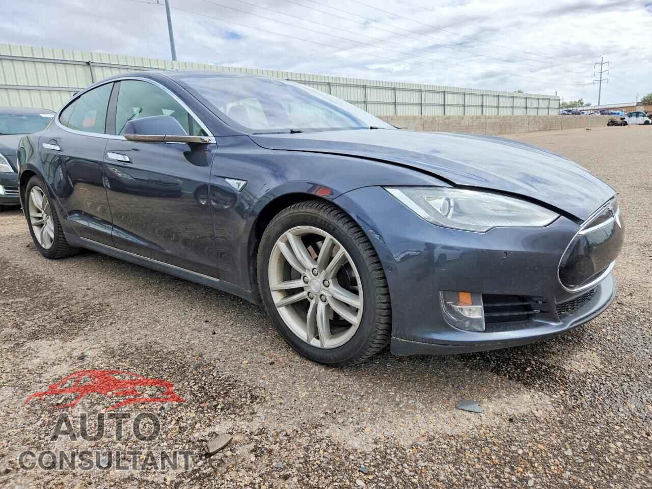 TESLA MODEL S 2015 - 5YJSA1V28FF097383
