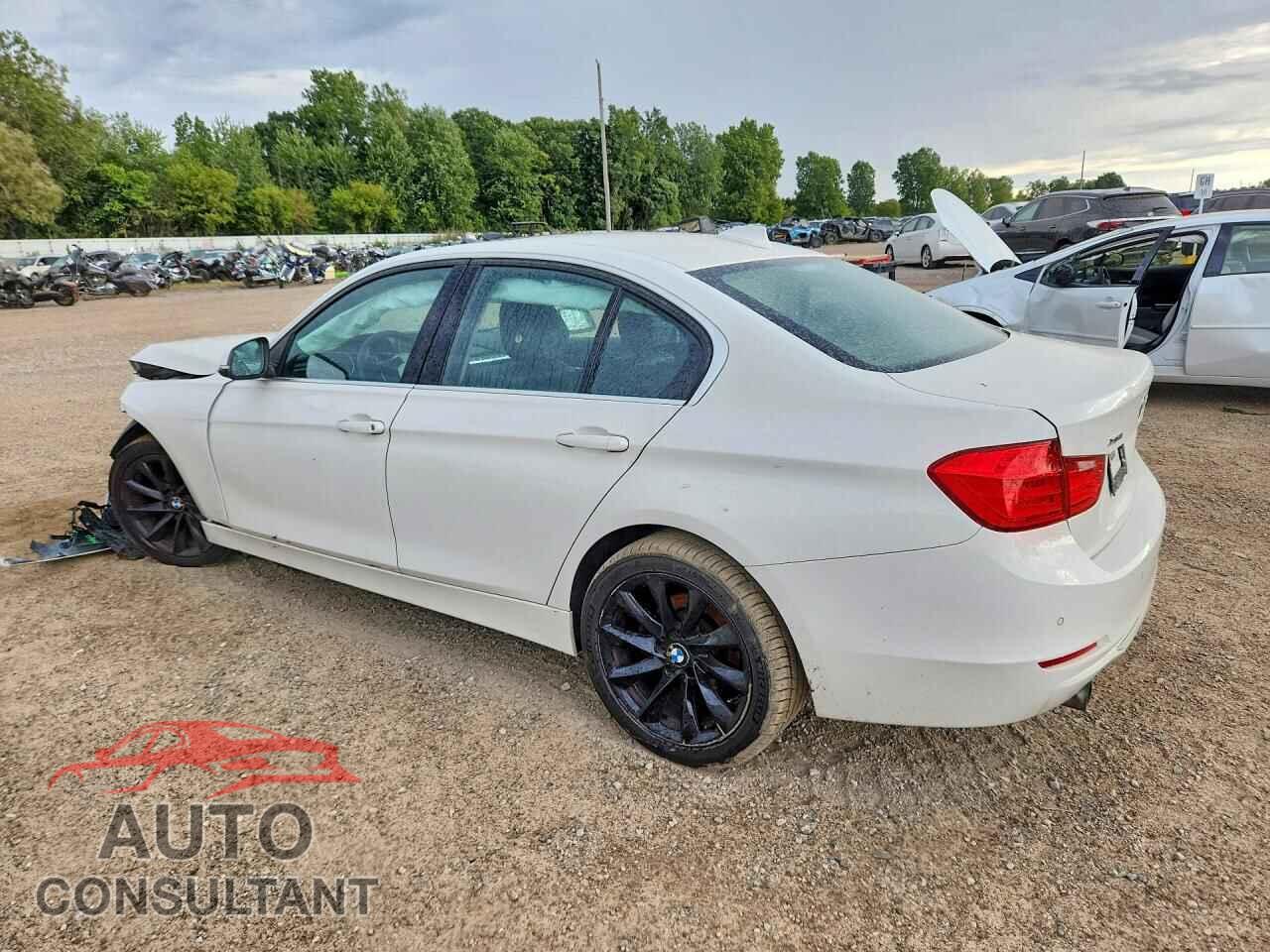 BMW 3 SERIES 2014 - WBA3C3C55EK200037