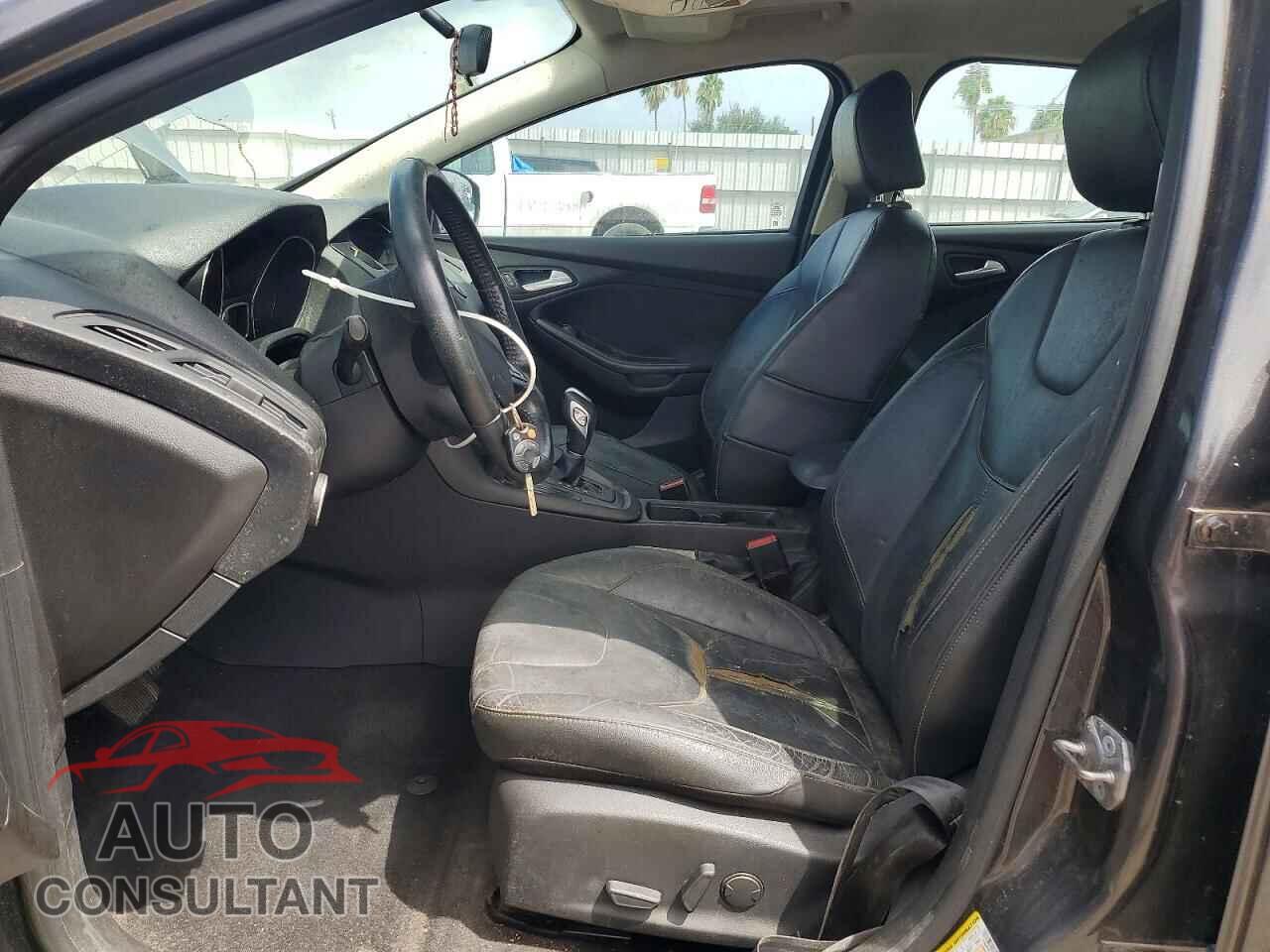 FORD FOCUS 2015 - 1FADP3F24FL274774