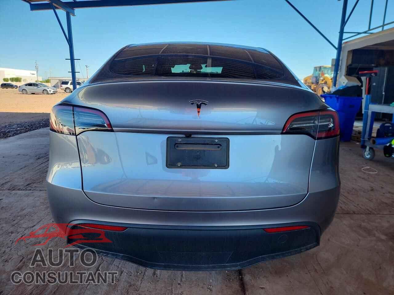 TESLA MODEL Y 2025 - 7SAYGDED5SF320164