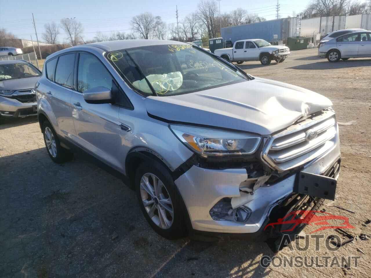 FORD ESCAPE 2017 - 1FMCU9G95HUC52188