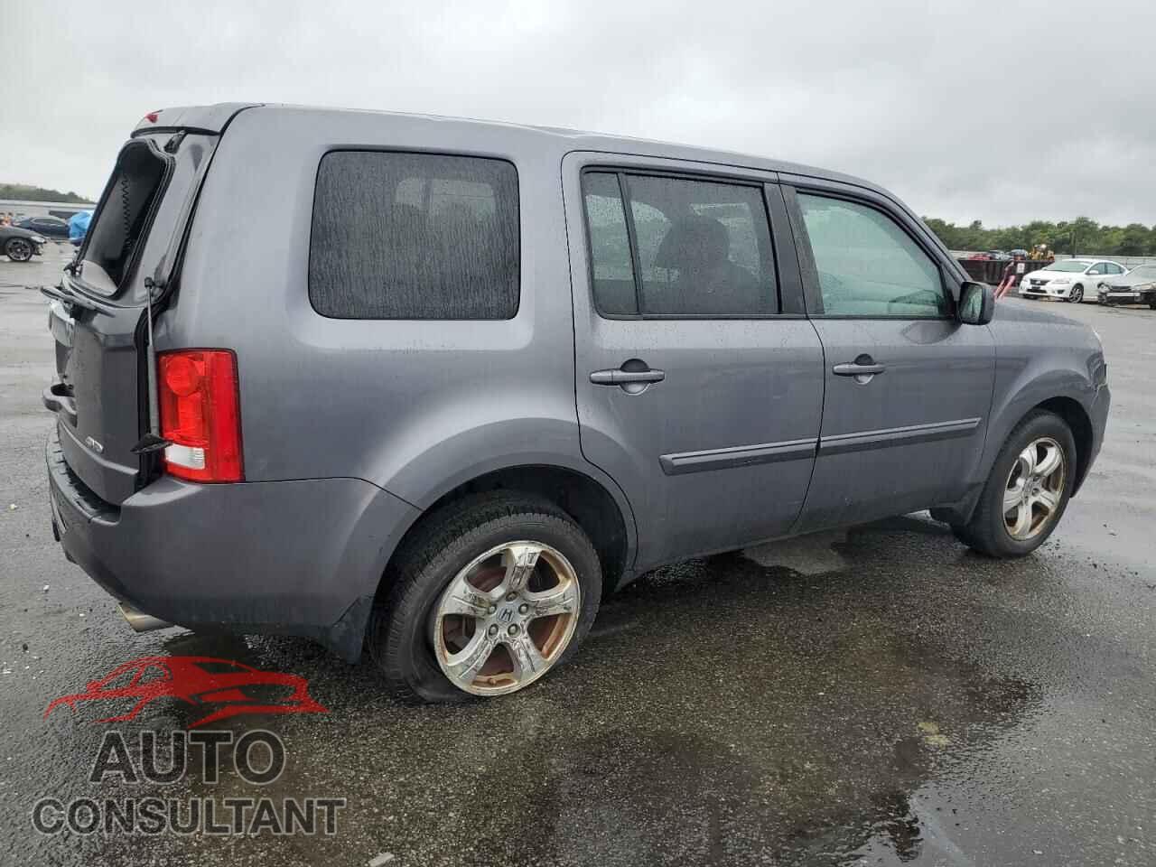 HONDA PILOT 2015 - 5FNYF4H58FB040541