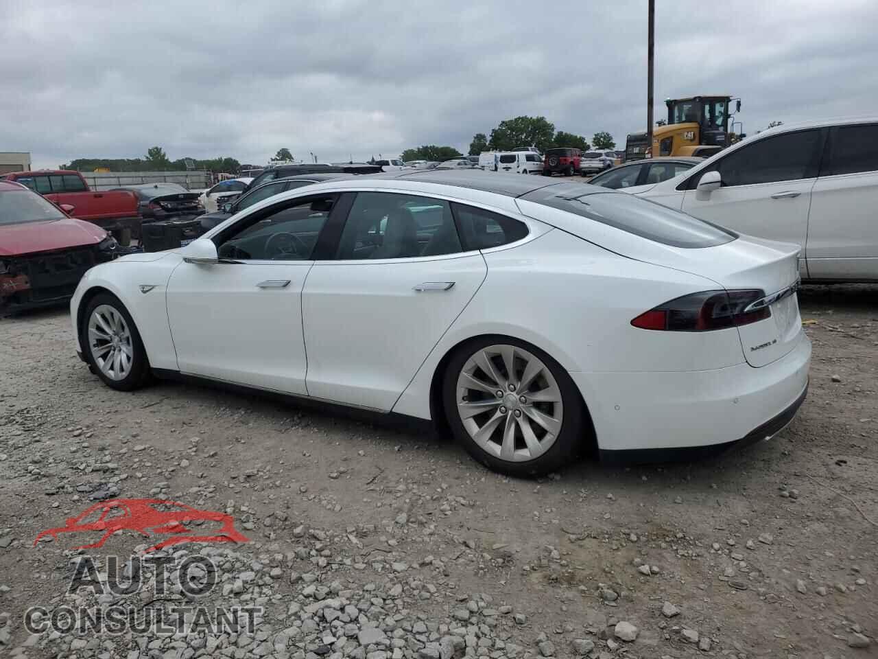 TESLA MODEL S 2015 - 5YJSA1V28FF099327