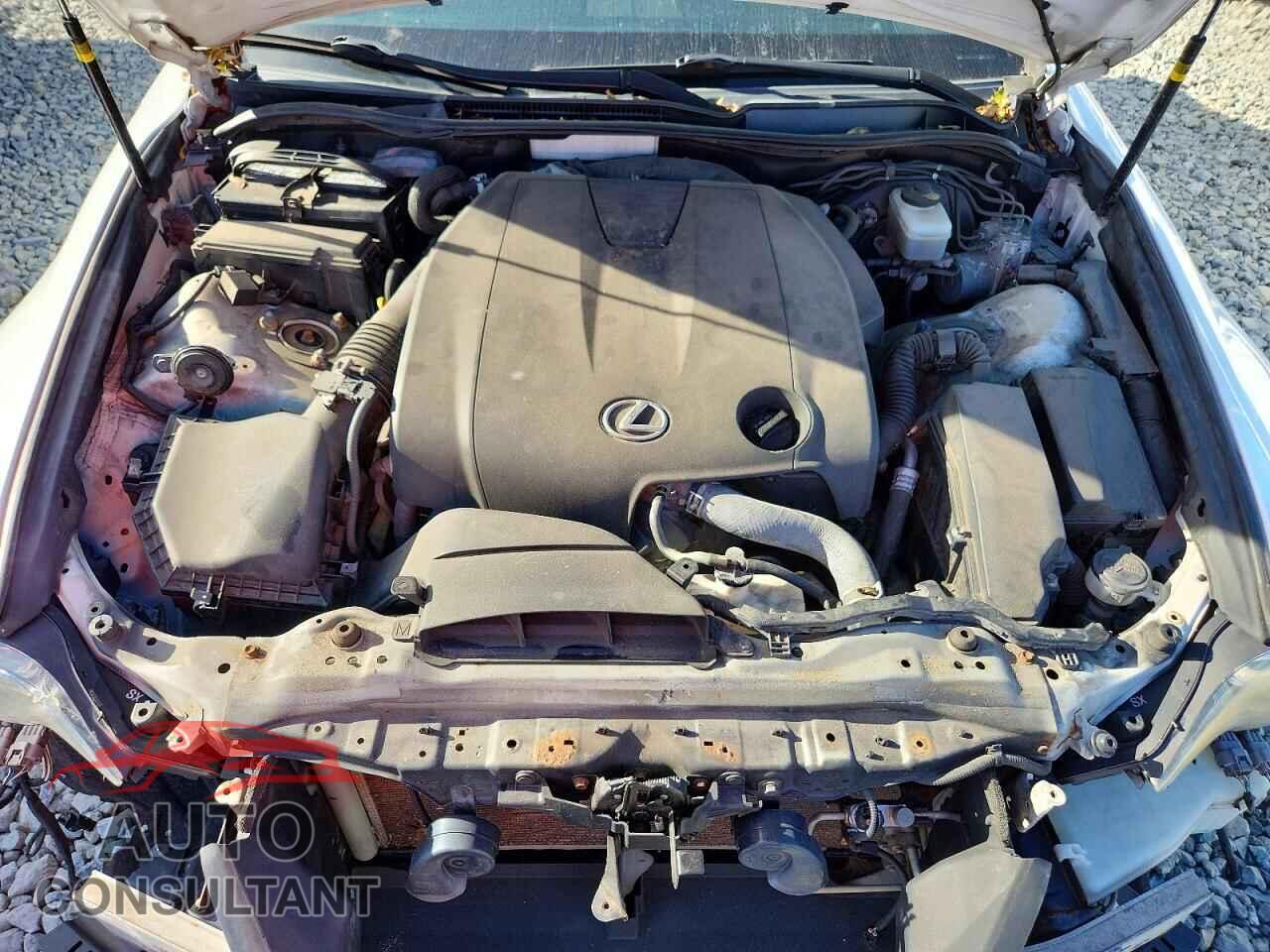 LEXUS IS 2014 - JTHCF1D21E5000322