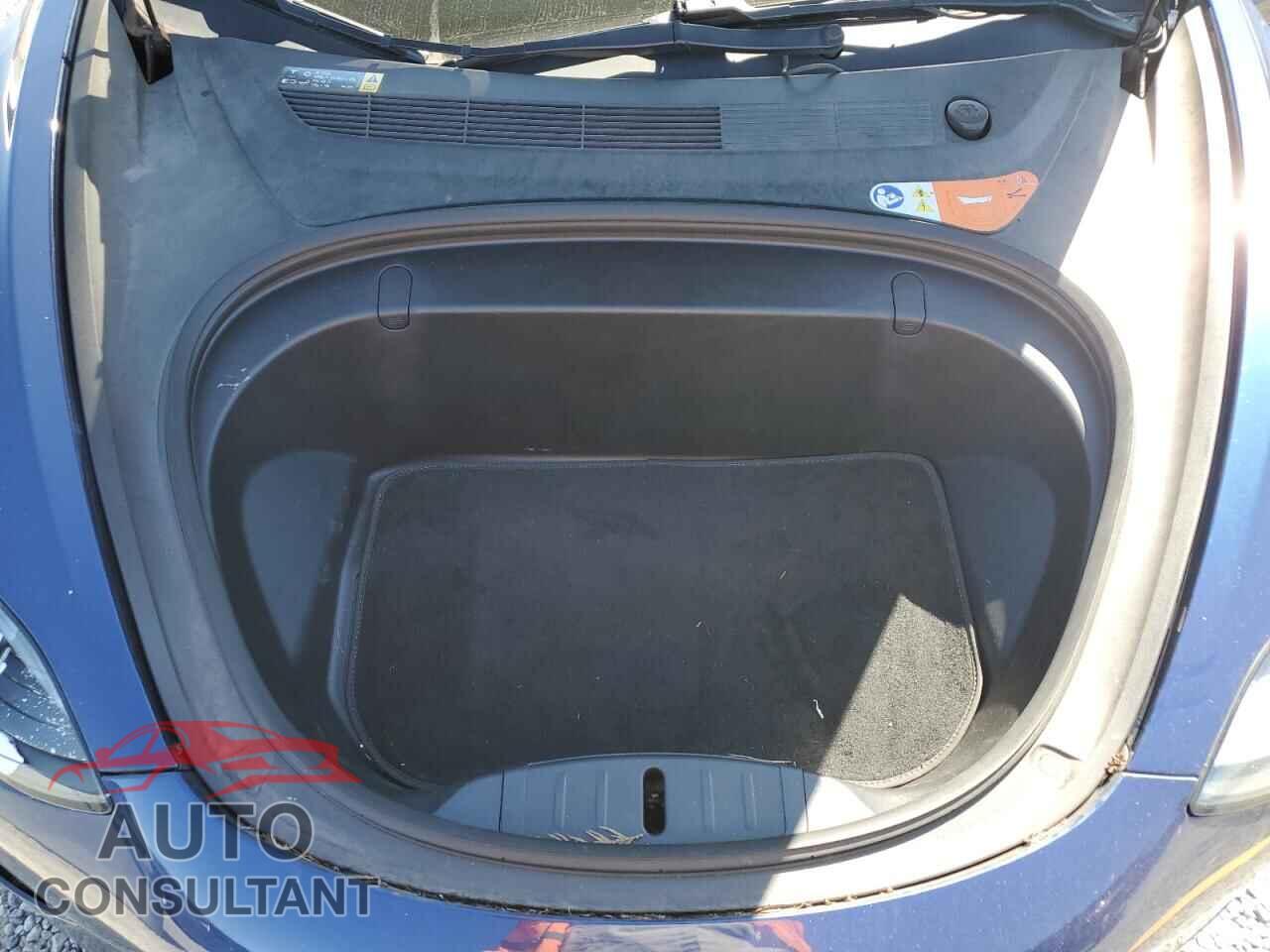 TESLA MODEL 3 2018 - 5YJ3E1EA7JF014695