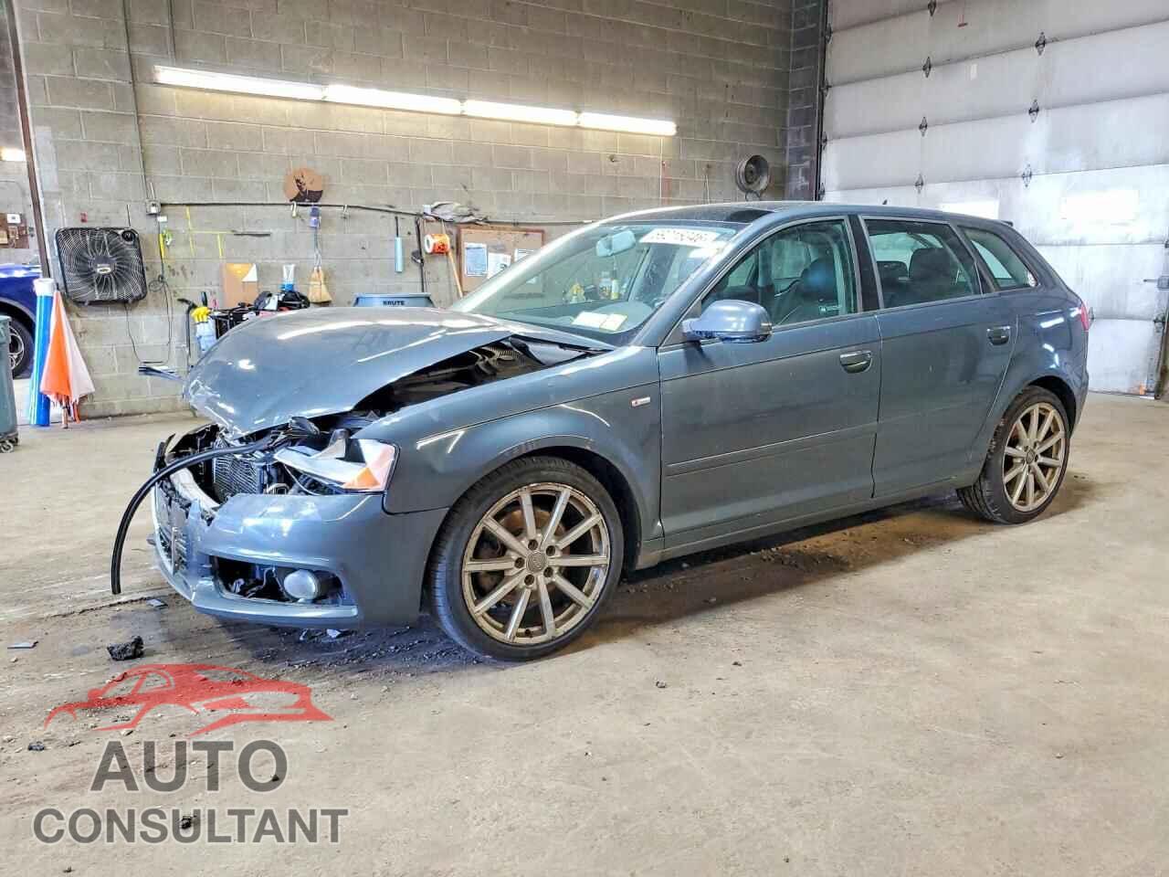 AUDI A3 2011 - WAUBEAFM8BA032697