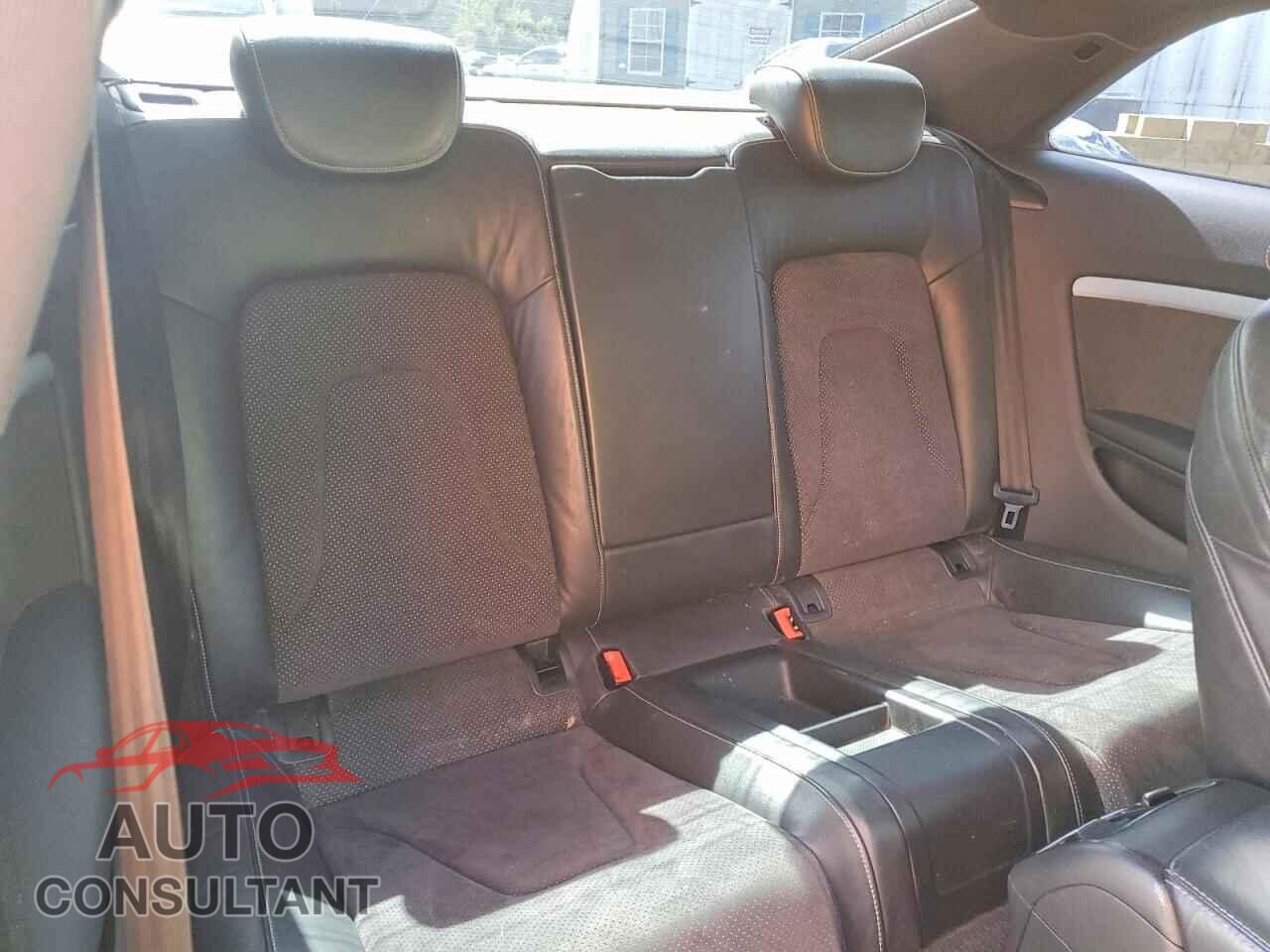 AUDI A5 2011 - WAUWFAFR1BA008722