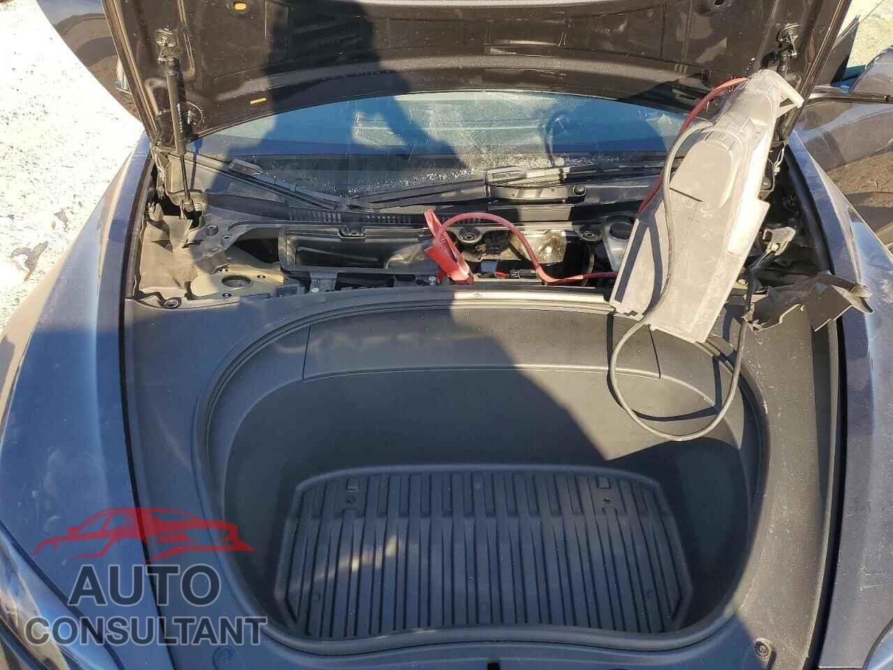 TESLA MODEL 3 2024 - 5YJ3E1EA9RF735550