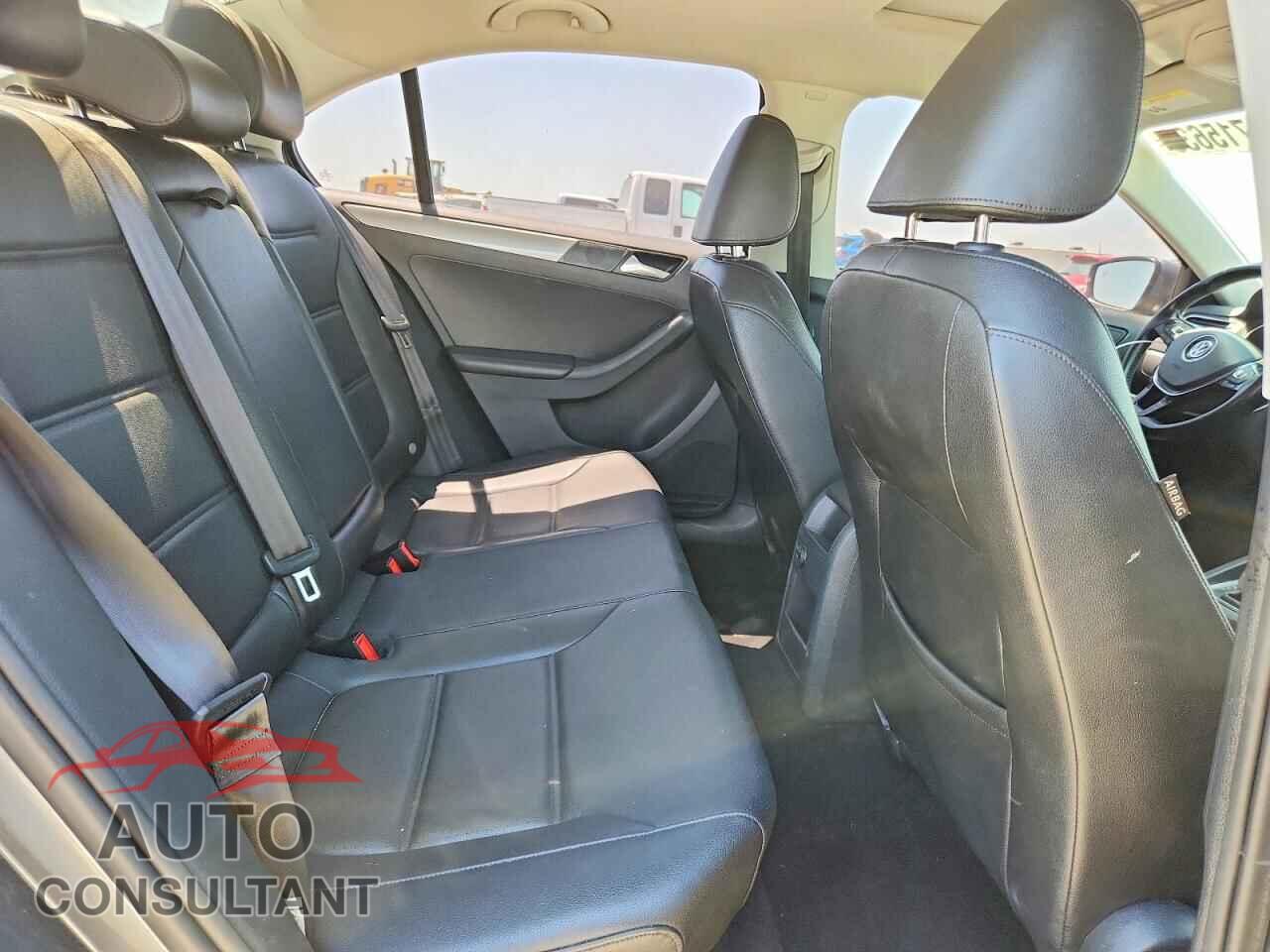 VOLKSWAGEN JETTA 2017 - 3VWDB7AJXHM371376