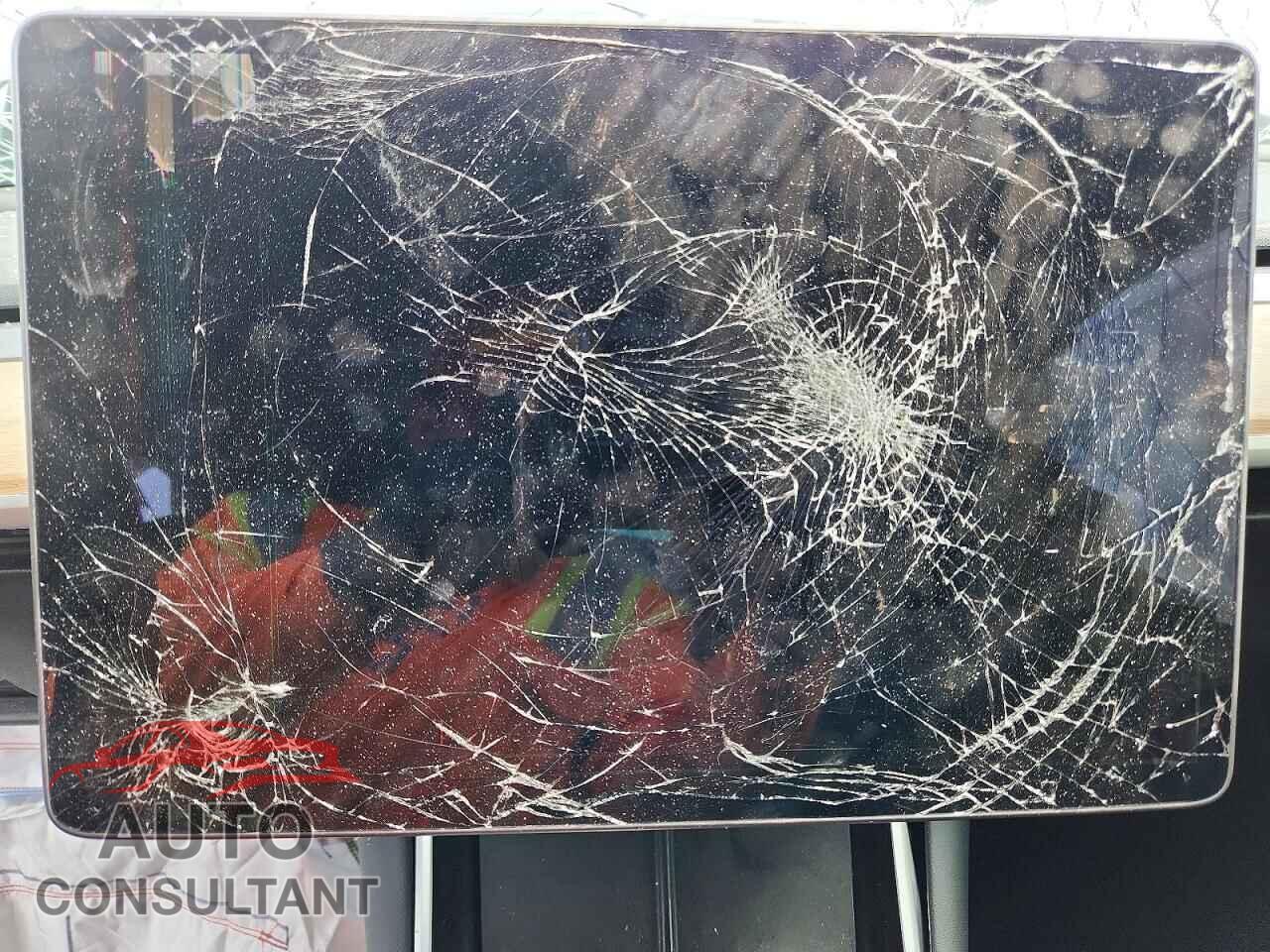TESLA MODEL 3 2019 - 5YJ3E1EB4KF200060