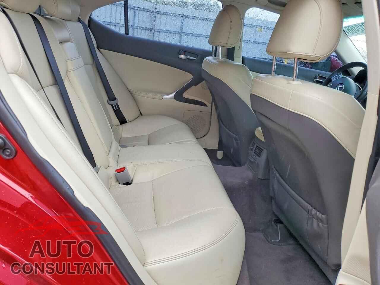 LEXUS IS 2011 - JTHCF5C21B5050545
