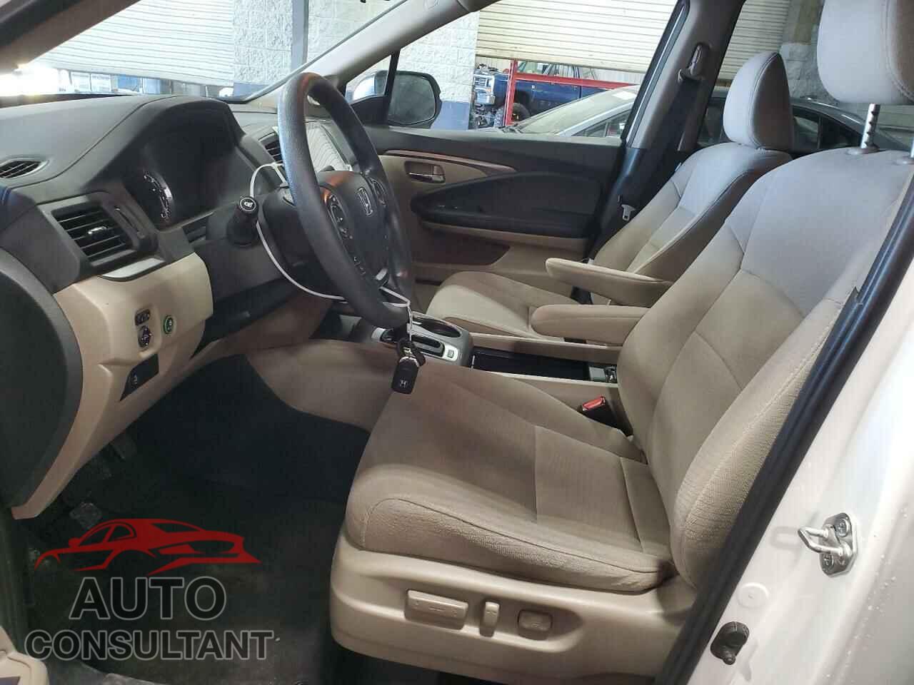 HONDA PILOT 2017 - 5FNYF6H35HB058122