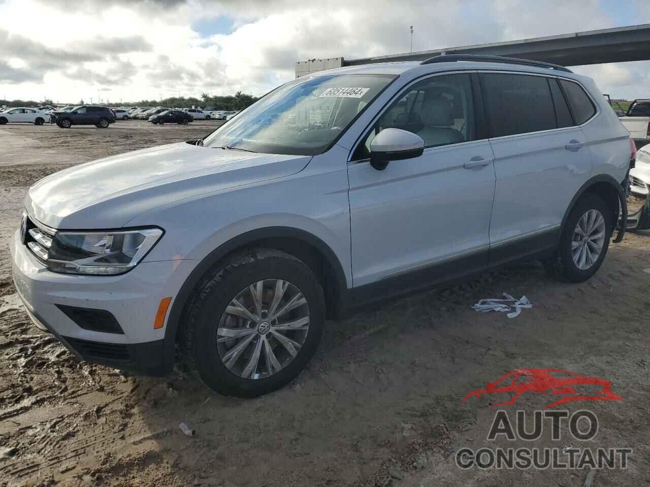 VOLKSWAGEN TIGUAN 2018 - 3VV3B7AX9JM167677