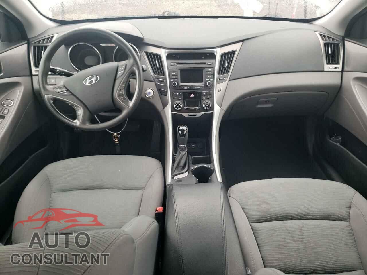 HYUNDAI SONATA 2015 - KMHEC4A40FA139064