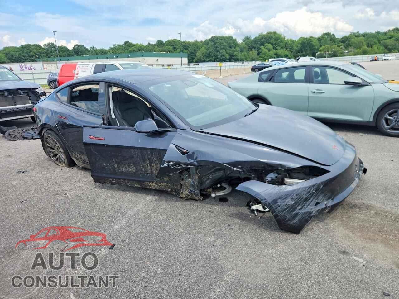 TESLA MODEL 3 2024 - 5YJ3E1EA7RF727706