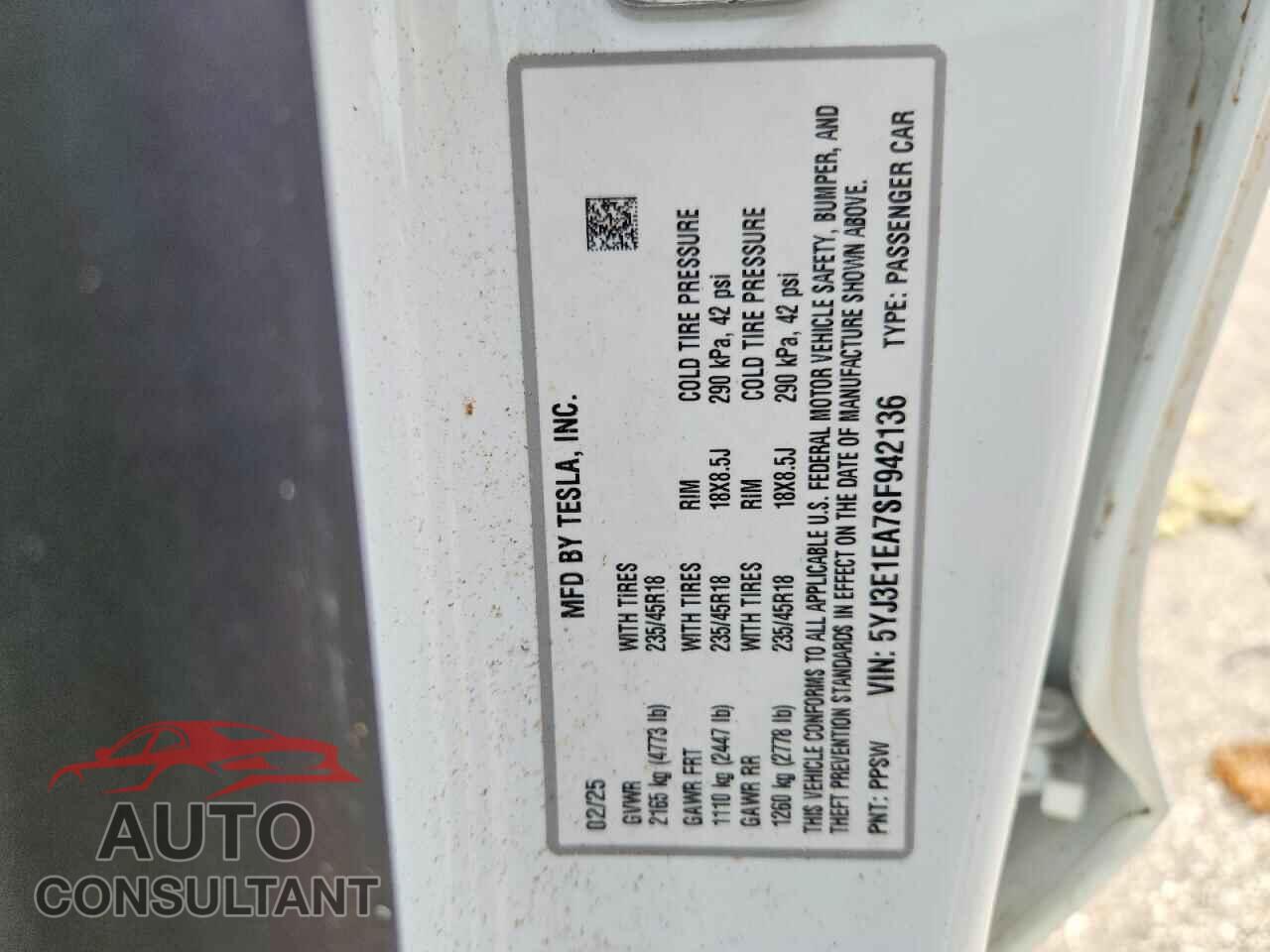 TESLA MODEL 3 2025 - 5YJ3E1EA7SF942136