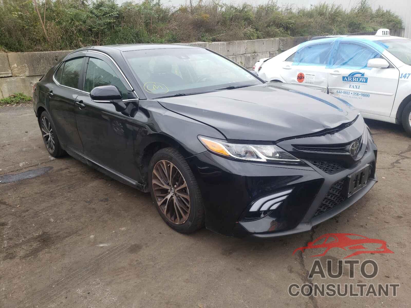 TOYOTA CAMRY 2018 - 4T1B11HKXJU110481
