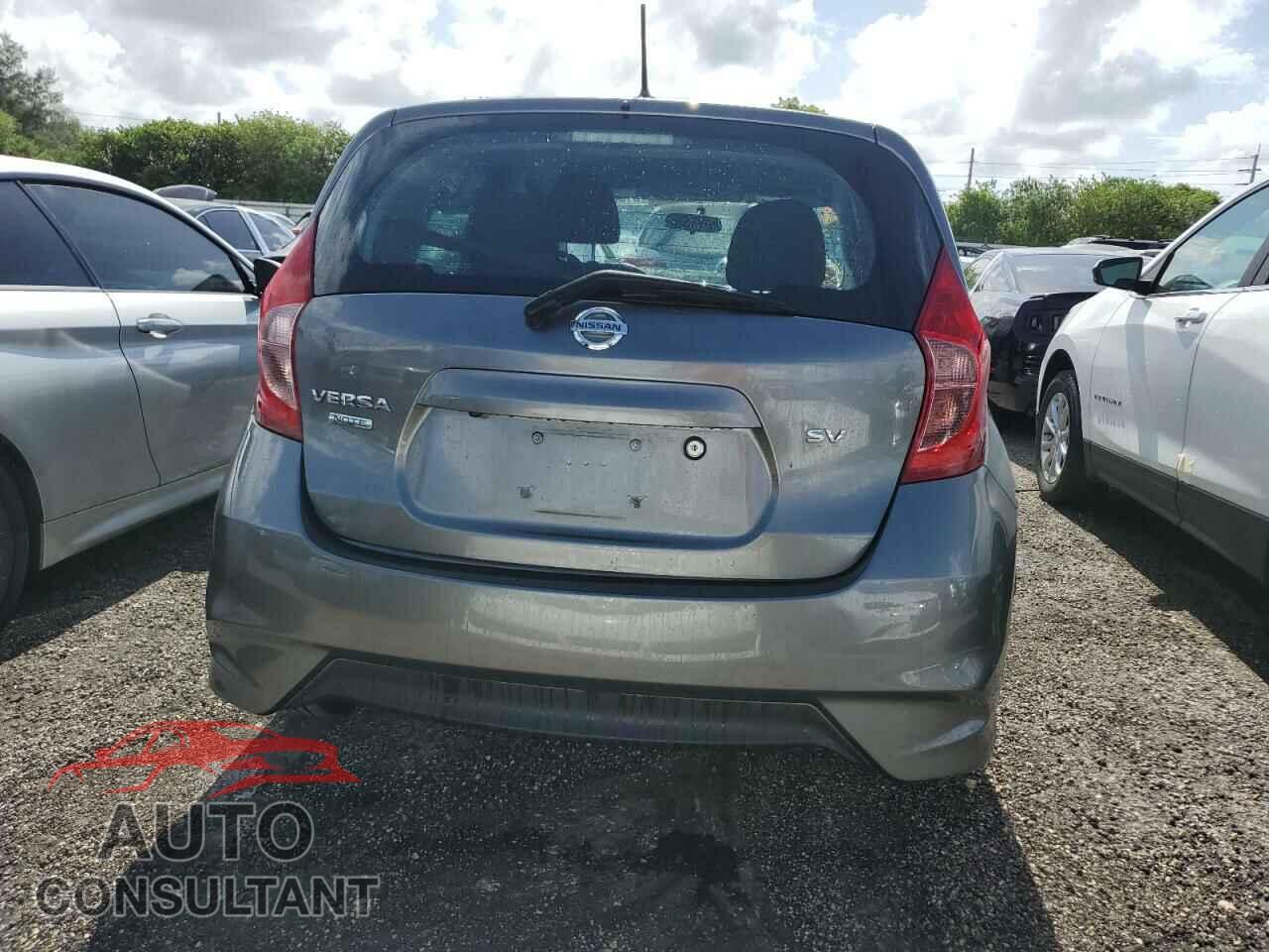 NISSAN VERSA 2018 - 3N1CE2CPXJL357065