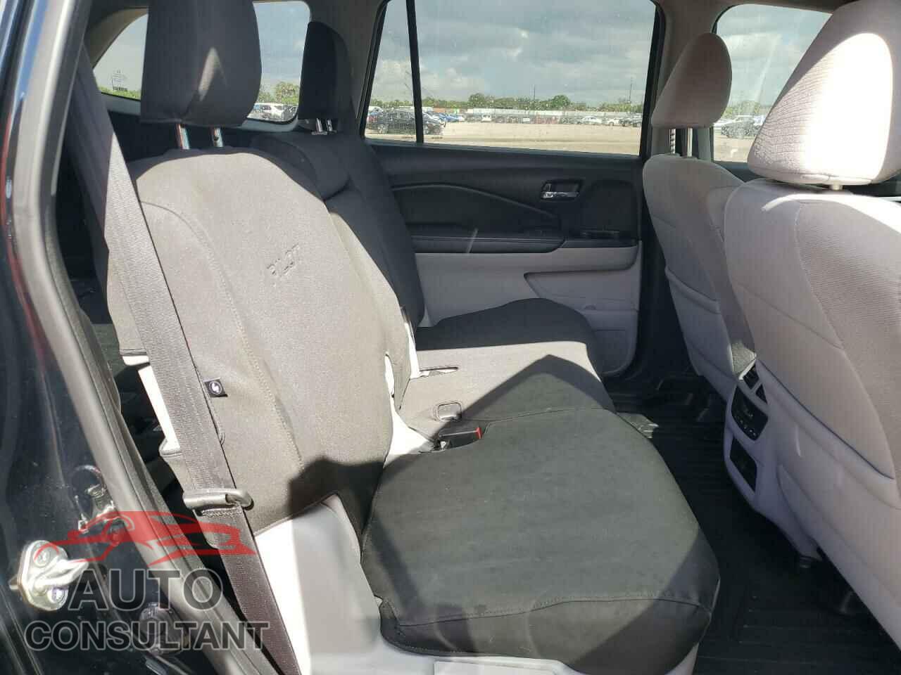 HONDA PILOT 2017 - 5FNYF5H35HB044036