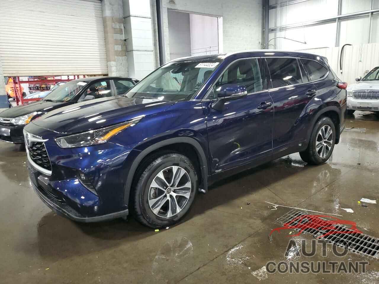 TOYOTA HIGHLANDER 2022 - 5TDGBRCHXNS546128