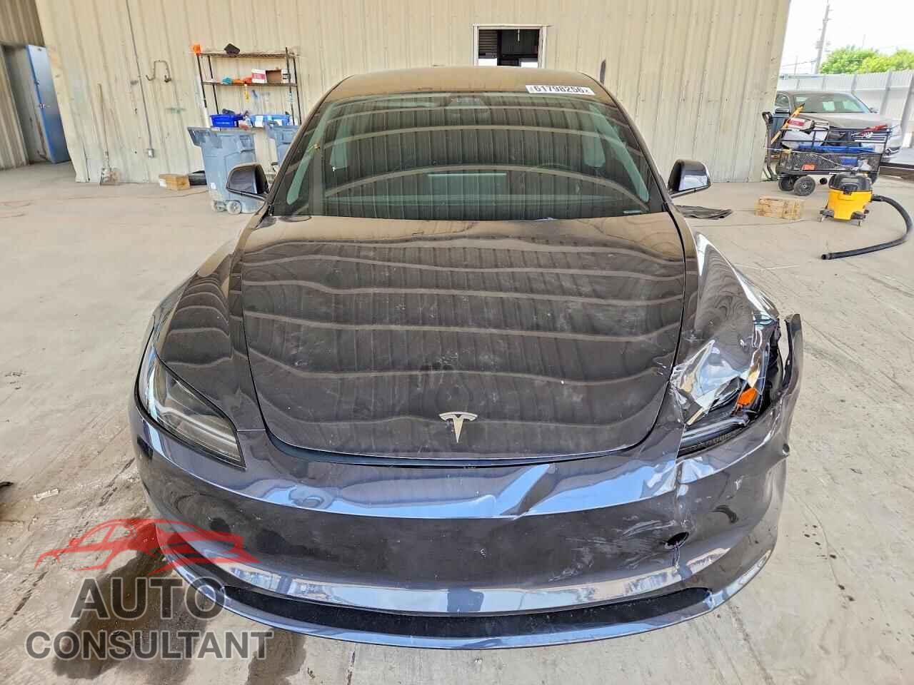 TESLA MODEL 3 2025 - 5YJ3E1EA9SF026137