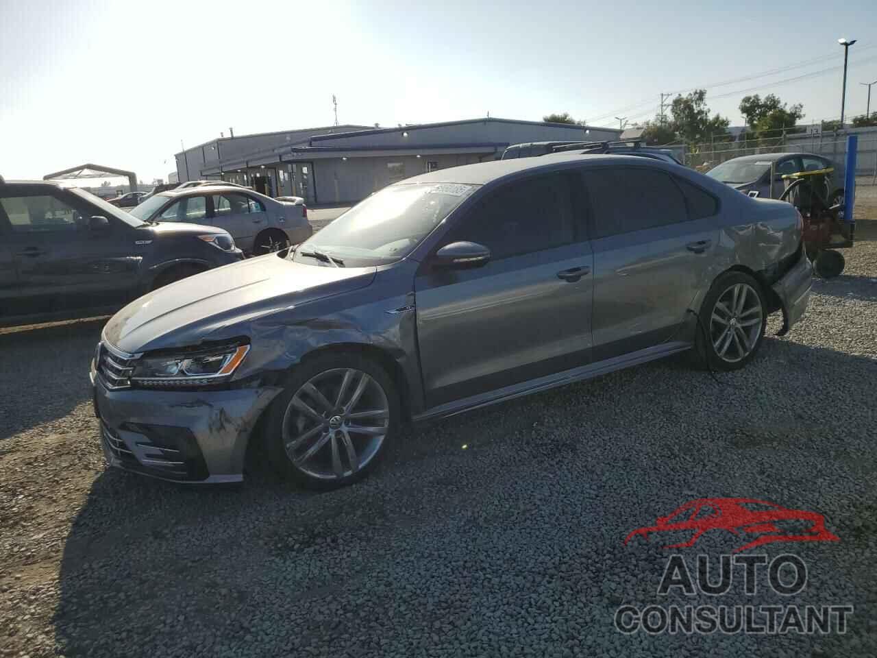 VOLKSWAGEN PASSAT 2018 - 1VWAA7A38JC005365