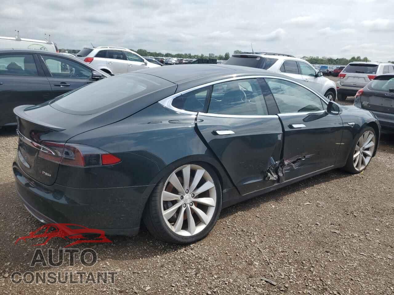 TESLA MODEL S 2013 - 5YJSA1DP0DFP26001